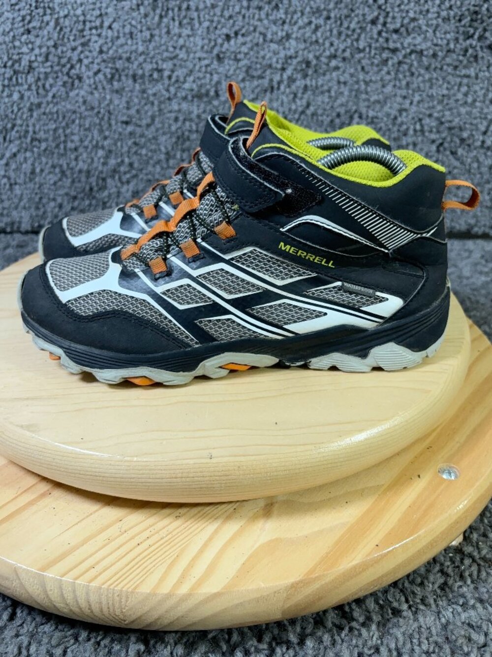 Merrell Moab FST Mid AC Hiking Boots Youth Size 6.5 Waterproof Outdoor Sneakers